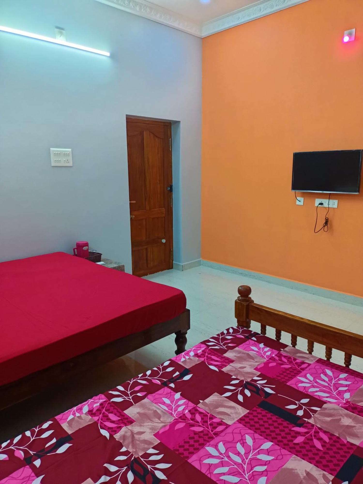 Vj Villa Home Stay Orange Double Cot Room بونديتْشيري المظهر الخارجي الصورة